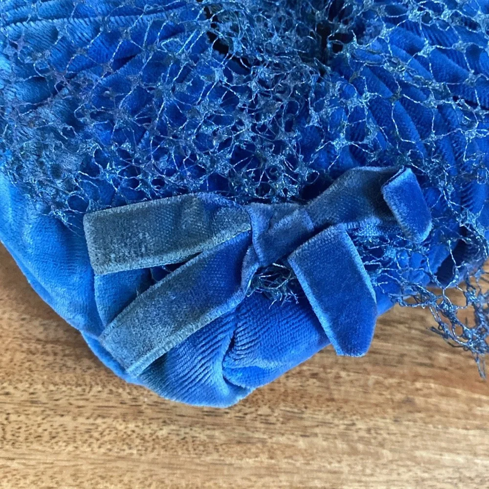 VTG 50’s Blue Velvet Birdcage Veil Bow Hat - Picture 5 of 13